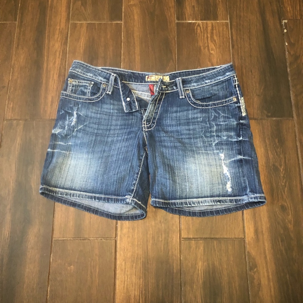 BKE Stella Shorts